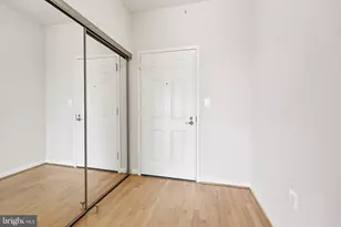 19375 Cypress Ridge Terrace, Leesburg, VA 20176 - Photo 6