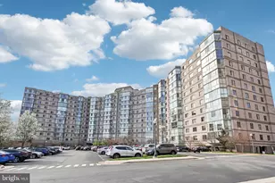 19375 Cypress Ridge Terrace, Leesburg, VA 20176 - Photo 2