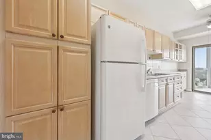 19375 Cypress Ridge Terrace, Leesburg, VA 20176 - Photo 10