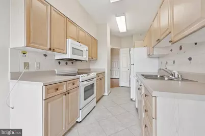 19375 Cypress Ridge Terrace #1111, Leesburg, VA 20176 - Photo 10