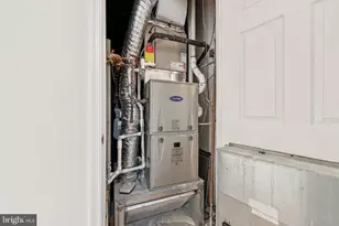 19375 Cypress Ridge Terrace, Leesburg, VA 20176 - Photo 32