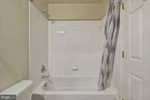 23142 Blackthorn Square, Sterling, VA 20166 - Photo 20