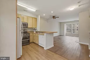 23142 Blackthorn Square, Sterling, VA 20166 - Photo 8