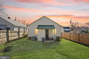 224 South St SE, Leesburg, VA 20175 - Photo 2