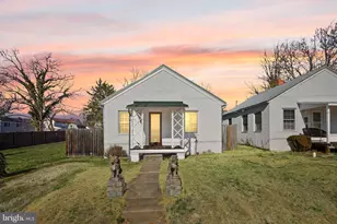 224 South St SE, Leesburg, VA 20175 - Photo 1