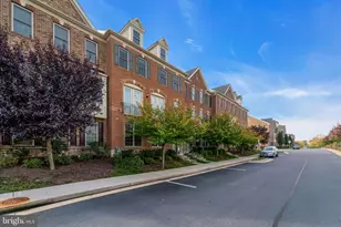 43157 Clarendon Sq, Ashburn, VA 20148 - Photo 4