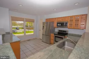 419 Davis Ave SW, Leesburg, VA 20175 - Photo 4