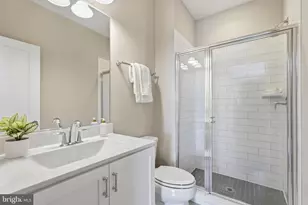 23000 Lavallette Square, Brambleton, VA 20148 - Photo 18