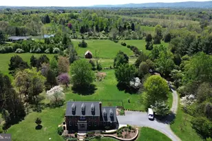 11929 Folly Ln, Lovettsville, VA 20180 - Photo 2