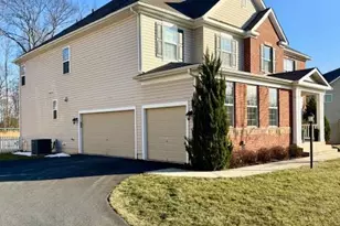 24408 Rock Pond Ct, Aldie, VA 20105 - Photo 4