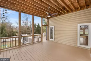 19451 Youngs Cliff Rd, Sterling, VA 20165 - Photo 84