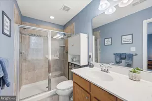 22855 Lacey Oak Terrace, Sterling, VA 20166 - Photo 32