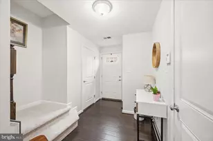 22855 Lacey Oak Terrace, Sterling, VA 20166 - Photo 4