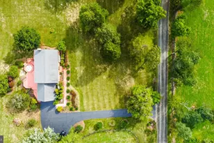 21960 Oatlands Rd, Aldie, VA 20105 - Photo 12