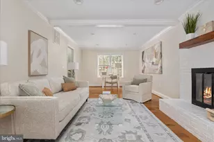 11815 Brockman Ln, Great Falls, VA 22066 - Photo 8