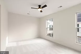 25240 Lake Shore Square, Chantilly, VA 20152 - Photo 26