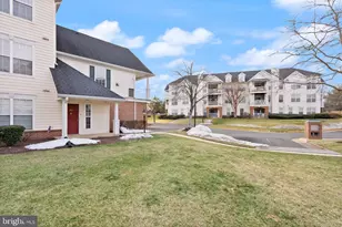 25240 Lake Shore Square, Chantilly, VA 20152 - Photo 4