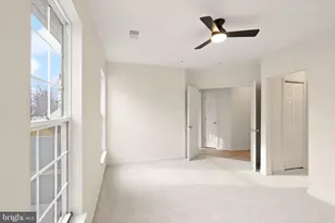 25240 Lake Shore Square, Chantilly, VA 20152 - Photo 24