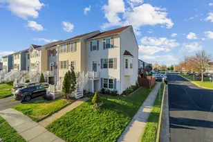 564 Radford Terrace NE, Leesburg, VA 20176 - Photo 2