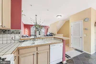 23097 Fontwell Square, Sterling, VA 20166 - Photo 10