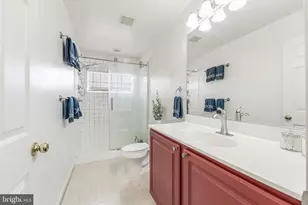 23097 Fontwell Square, Sterling, VA 20166 - Photo 18