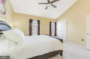 23097 Fontwell Square, Sterling, VA 20166 - Photo 20