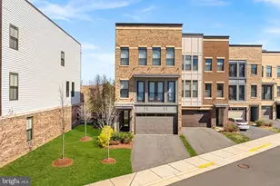 23104 Sullivans Cove Sq, Brambleton, VA 20148 - Photo 2