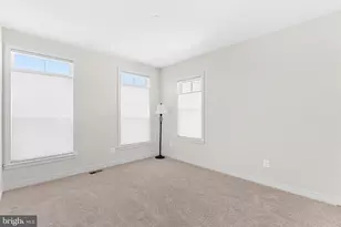 23104 Sullivans Cove Sq, Brambleton, VA 20148 - Photo 32