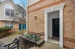 43890 Hickory Corner Terrace, Ashburn, VA 20147 - Photo 4