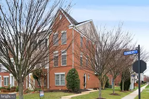 25121 Gunnery Square, Chantilly, VA 20152 - Photo 2