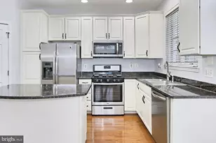 25121 Gunnery Square, Chantilly, VA 20152 - Photo 18