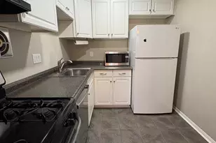 125 Clubhouse Dr SW, Leesburg, VA 20175 - Photo 4