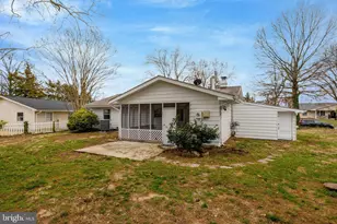 104 W Amhurst Pl, Sterling, VA 20164 - Photo 40