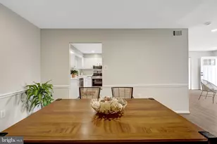 104 W Amhurst Pl, Sterling, VA 20164 - Photo 10