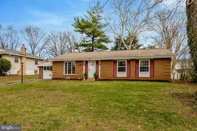 104 W Amhurst Place, Sterling, VA 20164 - Photo 2