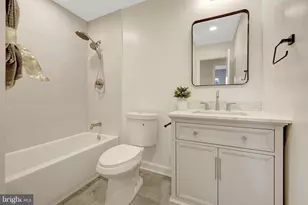 104 W Amhurst Pl, Sterling, VA 20164 - Photo 18