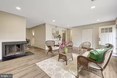 104 W Amhurst Place, Sterling, VA 20164 - Photo 6