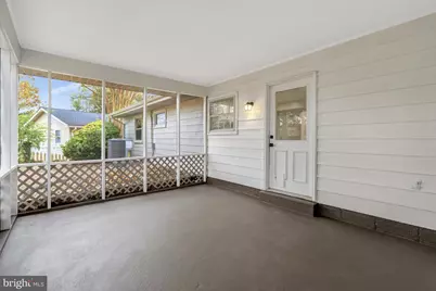 104 W Amhurst Place, Sterling, VA 20164 - Photo 32