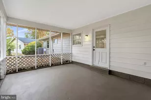 104 W Amhurst Pl, Sterling, VA 20164 - Photo 32