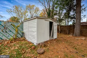 104 W Amhurst Pl, Sterling, VA 20164 - Photo 38