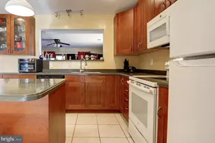 1118 S Williamsburg Ct, Sterling, VA 20164 - Photo 10