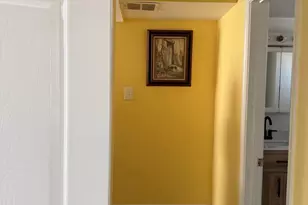 801 S Hoga St, Sterling, VA 20164 - Photo 38