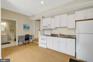 34 Lipscomb Ct, Sterling, VA 20165 - Photo 30