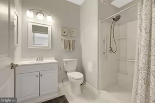 34 Lipscomb Ct, Sterling, VA 20165 - Photo 36