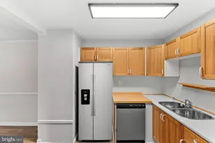 221 N Emory Dr, Sterling, VA 20164 - Photo 10