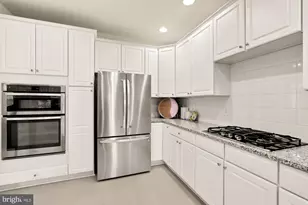 22974 Weybridge Square, Broadlands, VA 20148 - Photo 16