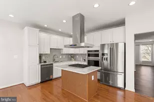 25488 Crossfield Dr, Chantilly, VA 20152 - Photo 18