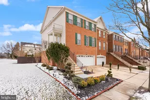 25488 Crossfield Dr, Chantilly, VA 20152 - Photo 2