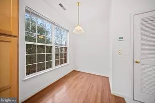 23094 Fontwell Square, Sterling, VA 20166 - Photo 6