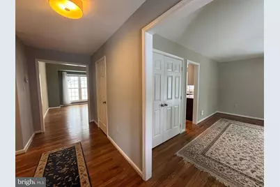15 Linden Hill Way SW, Leesburg, VA 20175 - Photo 2